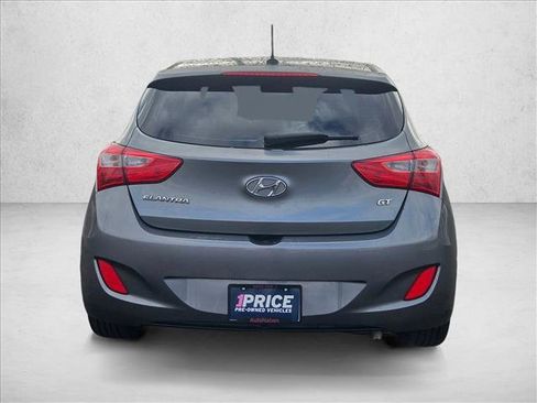 Used 2017 Hyundai Elantra GT image 7