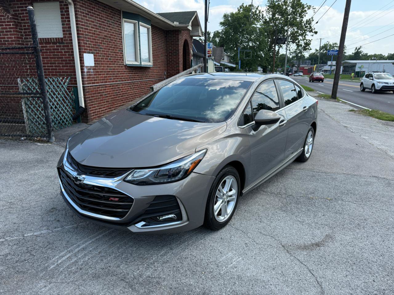 Used 2018 Chevrolet Cruze LT w/ Convenience Package FWD image 8