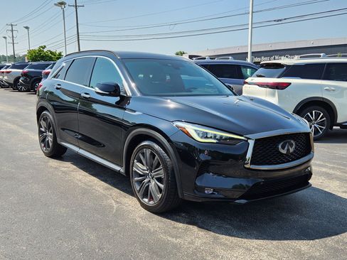 Used 2020 INFINITI QX50 Essential w/ Edition 30 Package AWD/4WD image 2