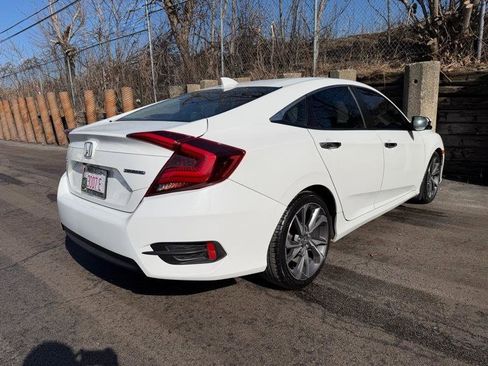 Used 2019 Honda Civic Touring image 34