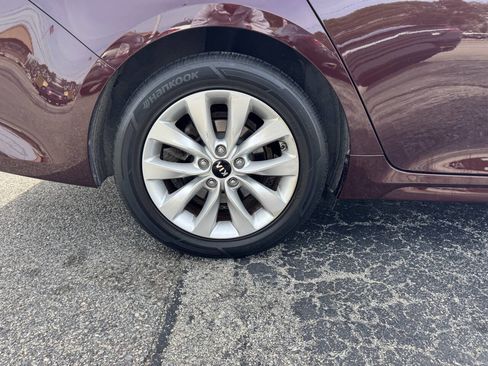 Used 2017 Kia Optima EX w/ Premium Package image 10