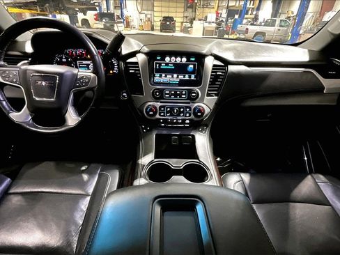 Used 2018 GMC Yukon XL SLT image 12