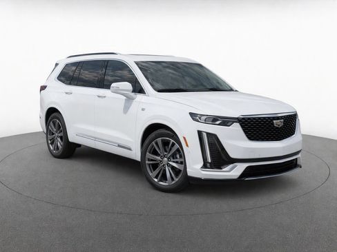 Certified 2023 Cadillac XT6 Premium Luxury w/ Technology Package FWD image 2