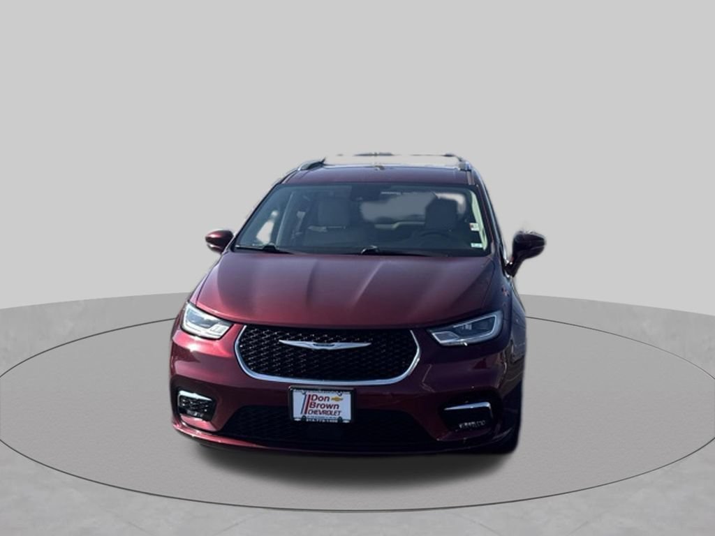 Used 2021 Chrysler Pacifica Touring-L FWD image 3