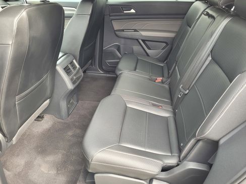 Used 2022 Volkswagen Atlas Cross Sport SE image 14