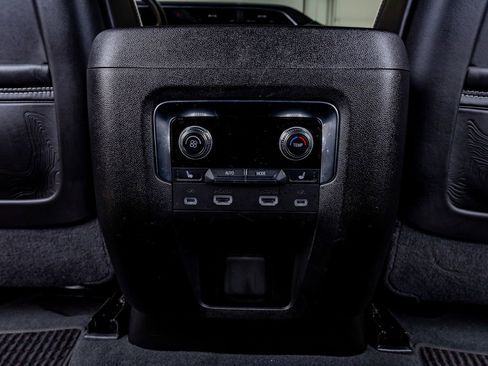 Used 2024 GMC Yukon Denali Ultimate AWD/4WD image 33
