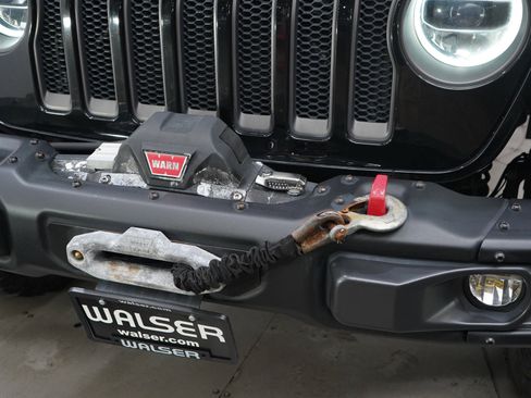 Used 2018 Jeep Wrangler Unlimited Rubicon w/ Dual Top Group AWD/4WD image 32