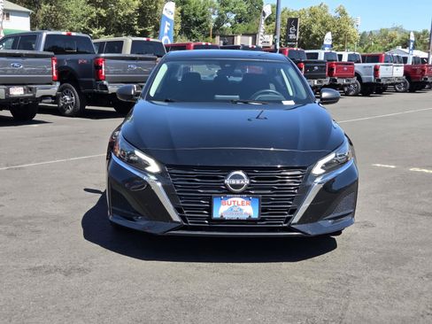 Used 2025 Nissan Altima 2.5 SV FWD image 2