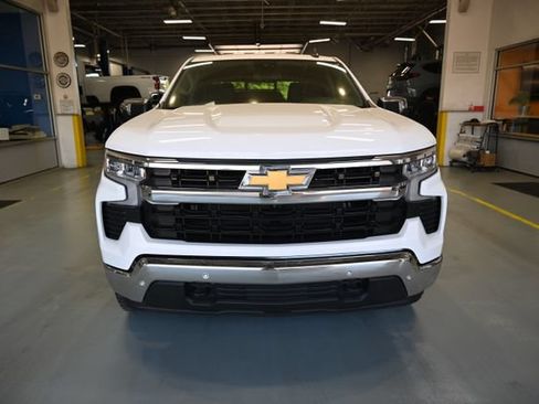 Used 2024 Chevrolet Silverado 1500 LT AWD/4WD image 2