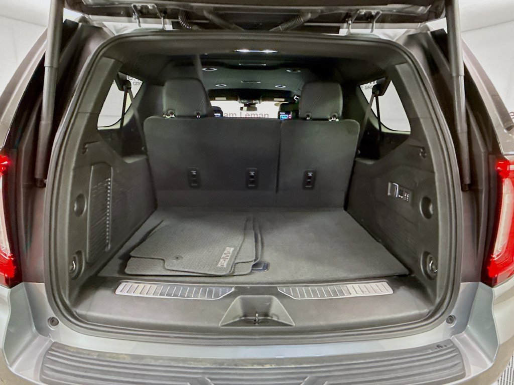 Used 2023 GMC Yukon XL Denali AWD/4WD image 28