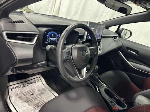 Used 2025 Toyota Corolla SE w/ SE Premium Package image 15