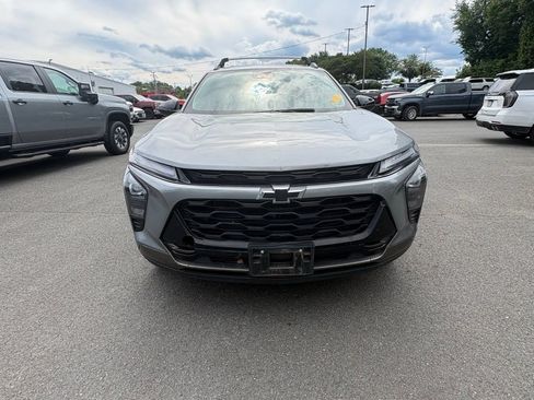 Used 2024 Chevrolet Trax ACTIV w/ Driver Confidence Package FWD image 3