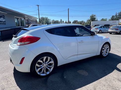 Used 2013 Hyundai Veloster w/ Style Pkg FWD image 11