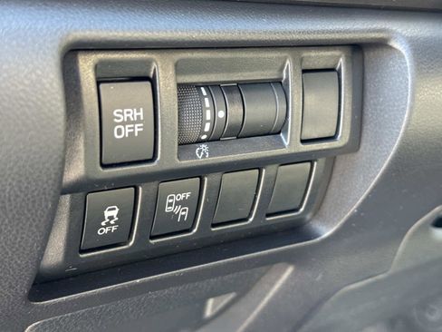 Used 2020 Subaru Impreza 2.0i Limited image 28