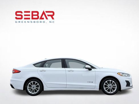 Used 2019 Ford Fusion SE FWD image 5