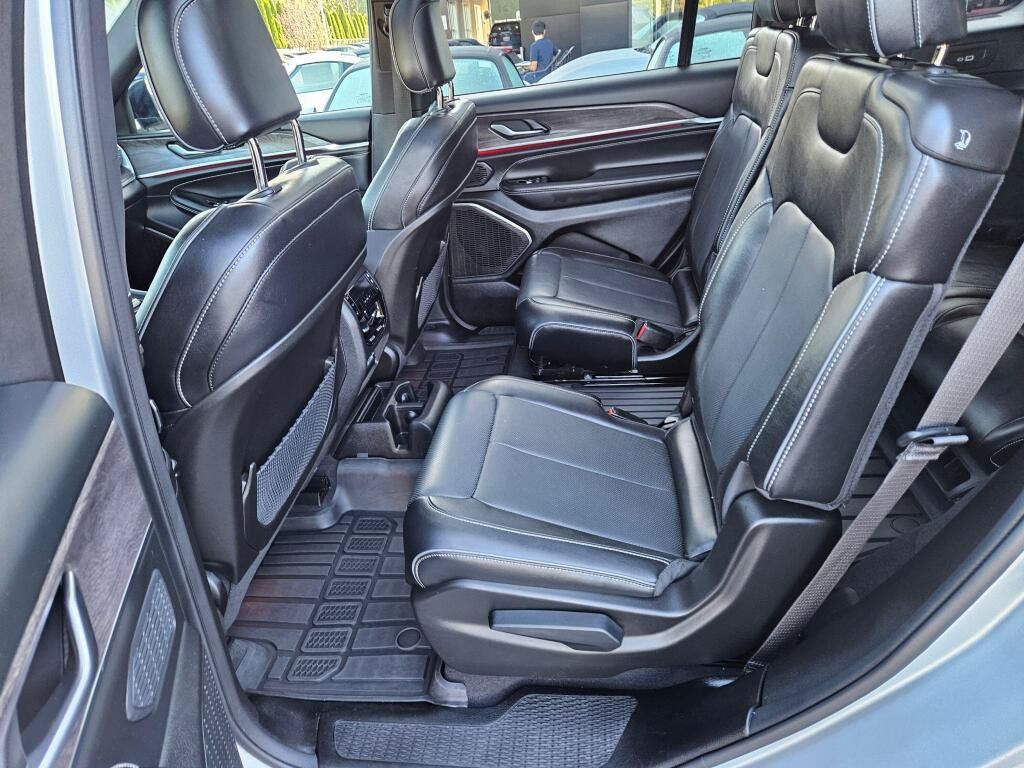 Used 2023 Jeep Grand Cherokee L Overland AWD/4WD image 15