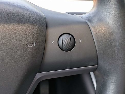 Used 2018 Tesla Model 3 Mid Range RWD image 27