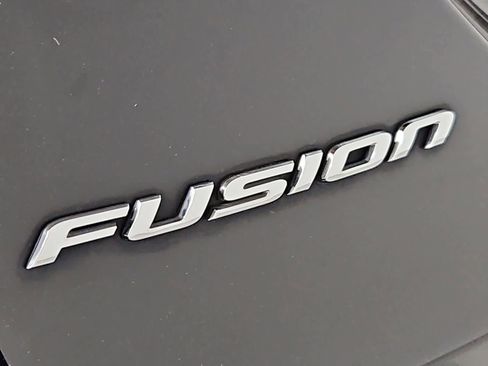 Used 2016 Ford Fusion SE FWD image 12
