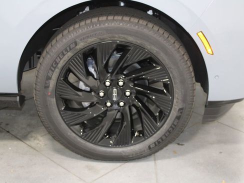 New 2025 Lincoln Navigator Reserve w/ Jet Appearance Package image 13