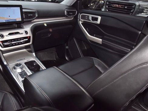 Used 2023 Ford Explorer XLT w/ Equipment Group 202A image 18