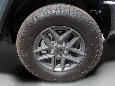 Used 2025 Jeep Wrangler Unlimited Sport AWD/4WD image 24