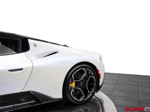 Used 2022 Maserati MC20 Coupe RWD image 20
