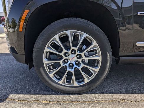 New 2026 GMC Yukon Denali w/ Denali Reserve Package AWD/4WD image 26