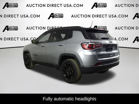 Used 2023 Jeep Compass Latitude AWD/4WD image 5