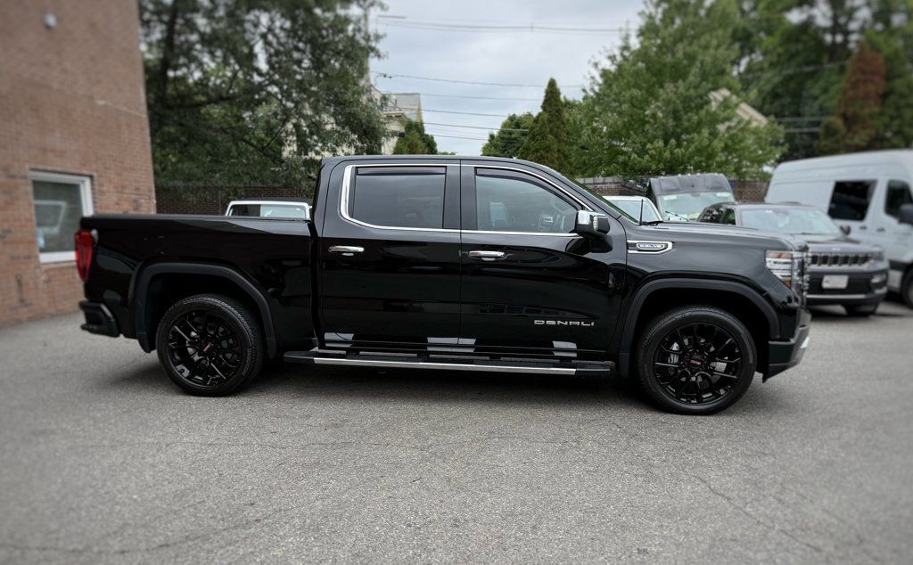 Used 2025 GMC Sierra 1500 Denali AWD/4WD image 4