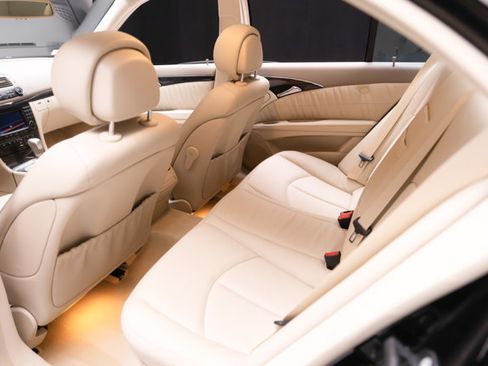 Used 2006 Mercedes-Benz E 350 Sedan image 49