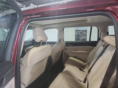 Used 2021 Jeep Grand Cherokee L Limited AWD/4WD image 7