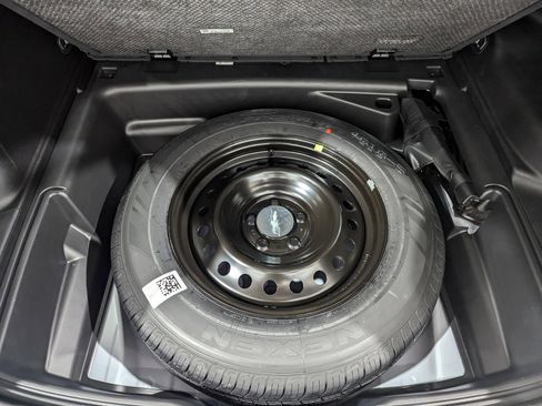 New 2024 Jeep Grand Cherokee Altitude image 10