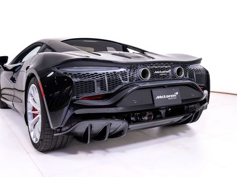 Used 2024 McLaren Artura RWD image 11