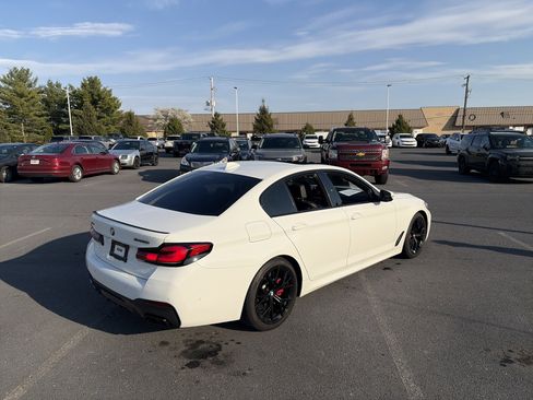 Used 2023 BMW M550i xDrive w/ Executive Package image 4