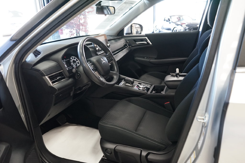 Used 2022 Mitsubishi Outlander ES AWD/4WD image 26