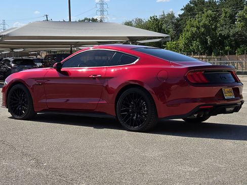 Used 2018 Ford Mustang GT RWD image 5