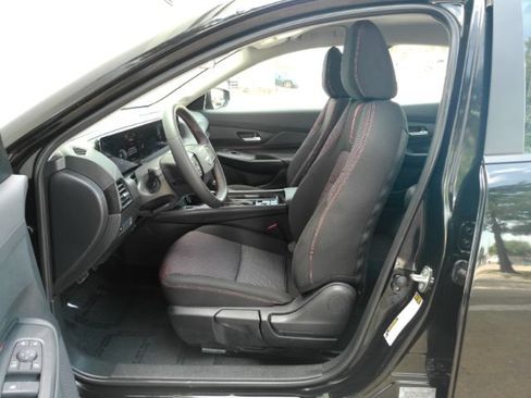 Used 2026 Nissan Sentra SR w/ Floor Mat Package FWD image 12