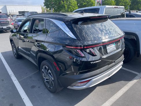 Used 2025 Hyundai Tucson Limited image 2