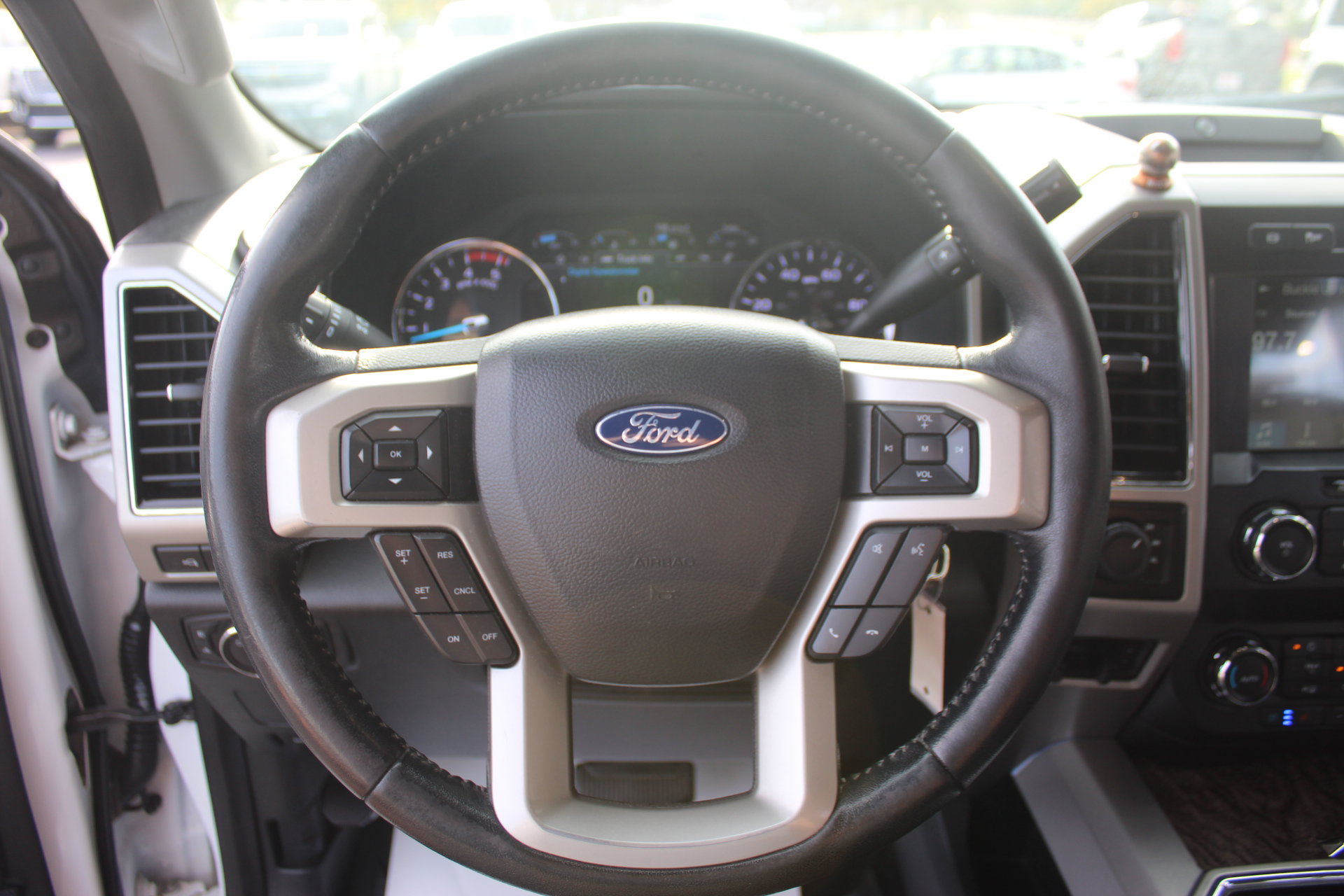 Used 2019 Ford F250 Lariat w/ Lariat Value Package AWD/4WD image 17