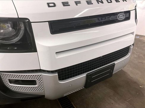 Used 2025 Land Rover Defender 110 S AWD/4WD image 31