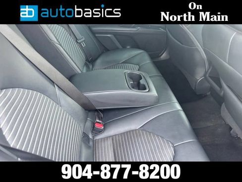 Used 2018 Toyota Camry SE w/ Moonroof Package FWD image 15