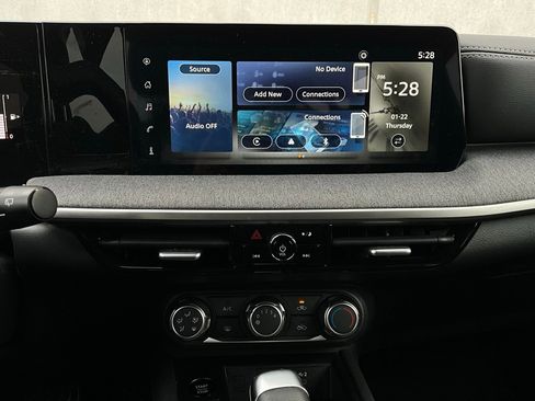 Used 2025 Nissan Kicks SV image 24