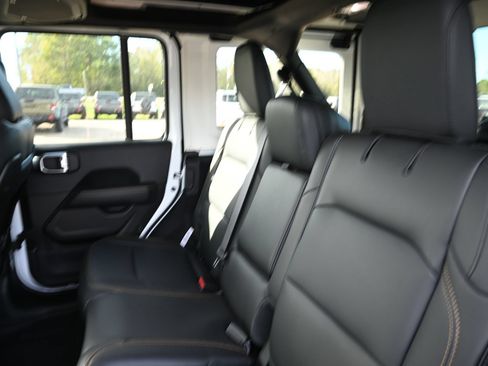 New 2025 Jeep Wrangler Unlimited Sahara AWD/4WD image 22
