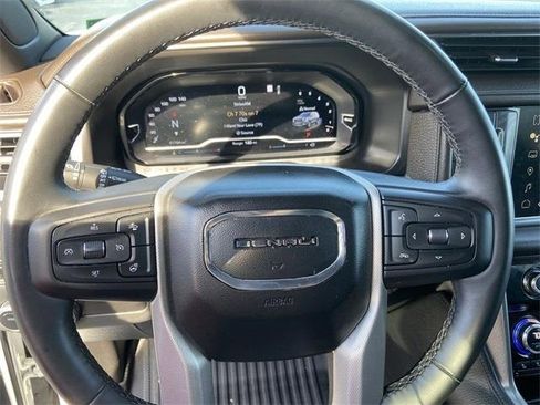 Used 2023 GMC Yukon Denali image 23