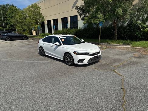 Used 2022 Honda Civic Touring image 6