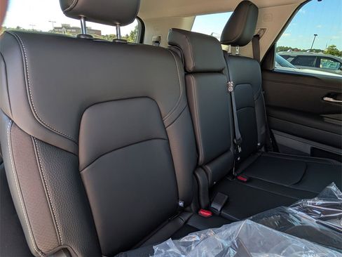 New 2025 Nissan Pathfinder SL image 20