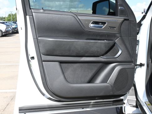 Used 2026 INFINITI QX80 Luxe RWD image 18