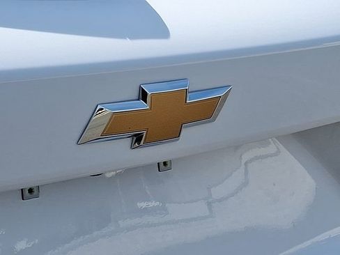 Used 2025 Chevrolet Trax LS FWD image 30