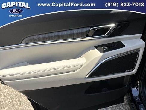 Used 2024 Kia Telluride SX Prestige w/ Towing Package AWD/4WD image 17