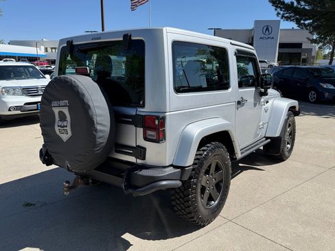 Used 2012 Jeep Wrangler Rubicon AWD/4WD image 4